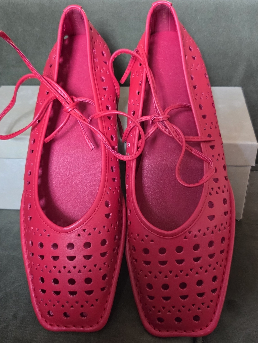 New Red Squate Toe Lace Up Flats 10.5